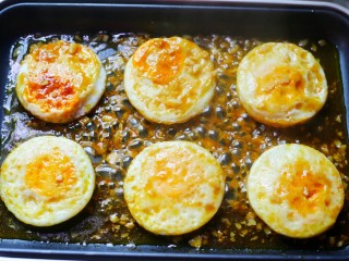 糖醋荷包蛋,加入鸡蛋，小火焖1分钟大火收汁。