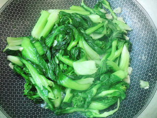 椒香白菜苔,炒熟出锅