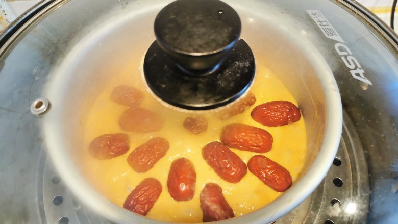 红糖发糕的家常做法（1个蛋）,盖好盖子，上汽以后蒸30分钟