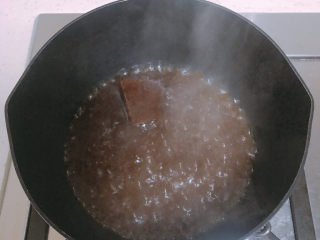 糯米藕,煲好后勺一些汤到小锅再加入少量片糖煮至粘稠