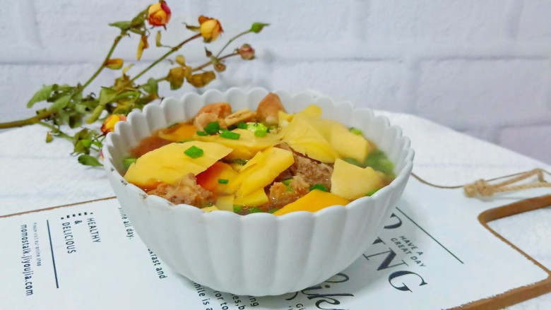 冬笋排骨汤,又鲜又润的笋排骨汤可以唤醒你的味蕾！