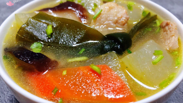 海带冬瓜汤,新鲜的时蔬和鲜肉都是营养丰富的食材经常食用对身体有益处