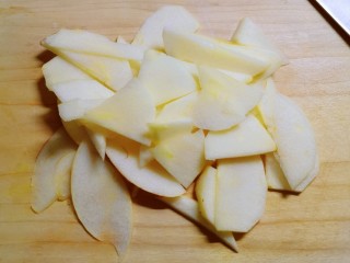 苹果饼,苹果去皮 切薄片