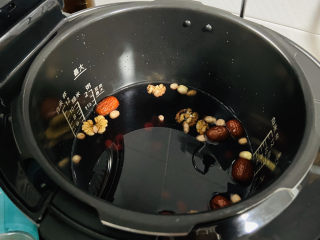 红枣黑米粥,约600ml热水