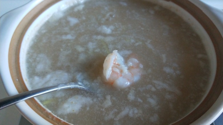 鲜虾砂锅粥,搅拌均匀。