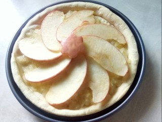 苹果饼,烤好的苹果饼。
