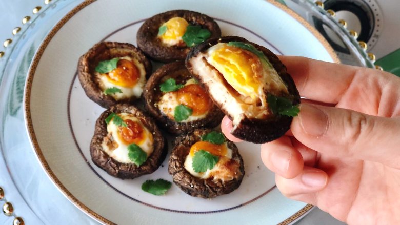 香菇鹌鹑蛋巧搭配，简单几步金黄香嫩，一口一个不过瘾！,好吃看得见，健康低脂营养高！