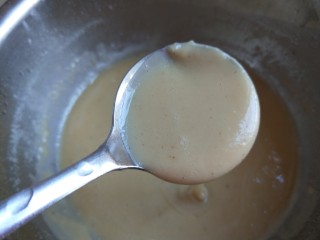 油酥花卷,面粉加热油调成油酥。