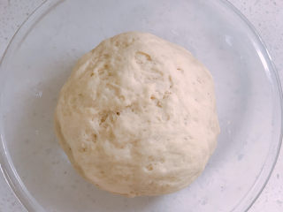 红枣红糖馒头,面团发酵至两倍大的时候取出