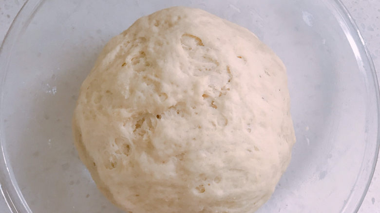 红枣红糖馒头,面团发酵至两倍大的时候取出