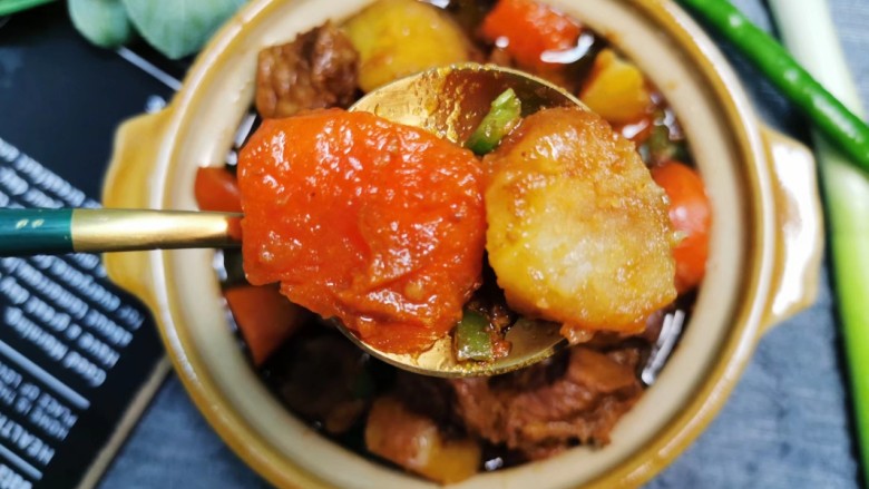 红焖牛肉,土豆胡萝卜软糯香甜
