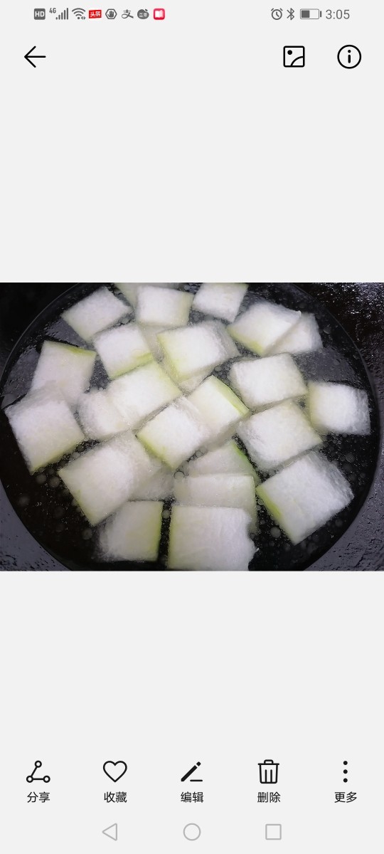冬瓜蛤蜊汤,放入适量水