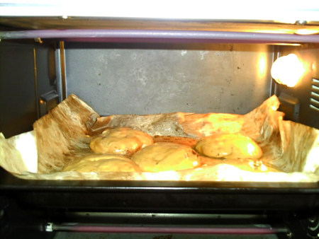 红枣面包,放入烤箱，中层，水170度，烤约15分钟左右，