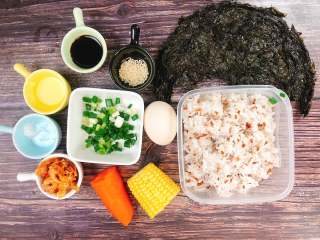 减肥便当～紫菜炒饭,根据食材的种类和分量备好