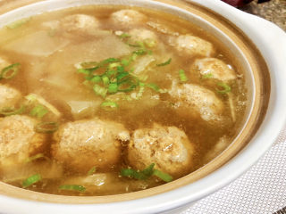 冬瓜肉丸汤➕记忆里的那碗汤,这道汤，做法简单，肉嫩味鲜，小孩子老人都可以食用。