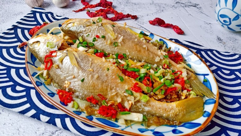 雪菜小黄鱼,笋的鲜香加上黄鱼的鲜美，米饭都吃多了，