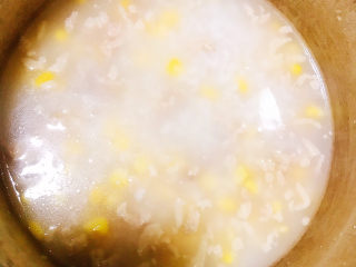 玉米肉末粥,搅拌均匀。