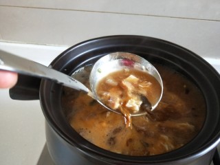 自制油条,配上一锅胡辣汤更美味儿。
