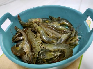 麻辣干锅虾—升级版,基围虾清洗干净