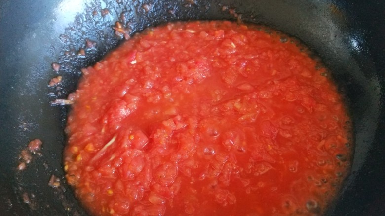 鸡蛋番茄酱,炒出浓汁。