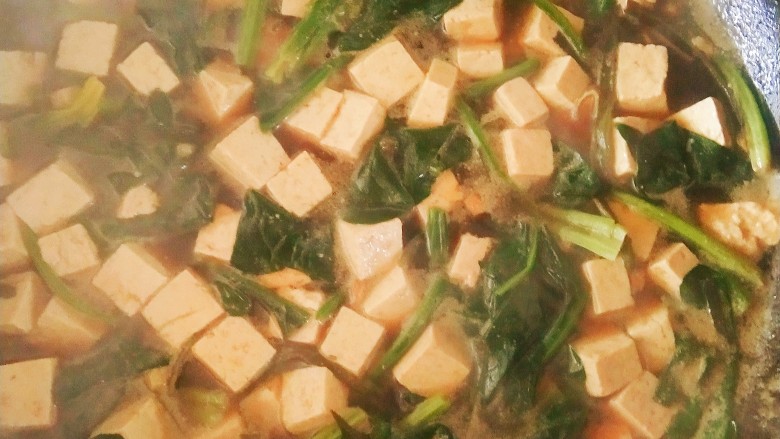 菠菜豆腐汤,香喷喷的菠菜豆腐汤做好啦!