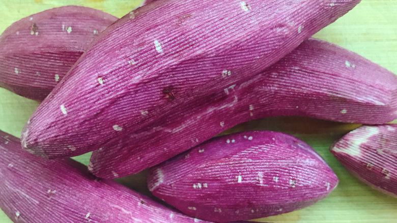 紫薯西米露,紫薯削皮