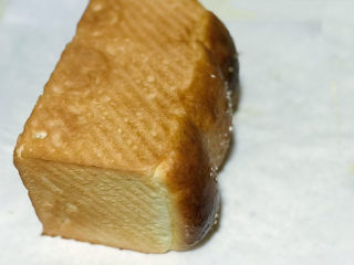 浅湘食光&波兰种面包,放入烤箱180度，40-50分钟（注意10分钟左右盖锡箔纸。一定注意观察，否则膨胀起来面层会烤糊）