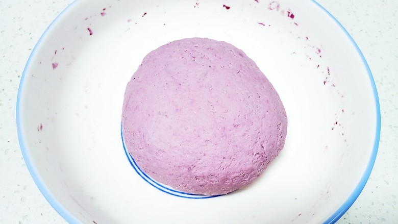 心形紫薯馒头,活成光滑的面团