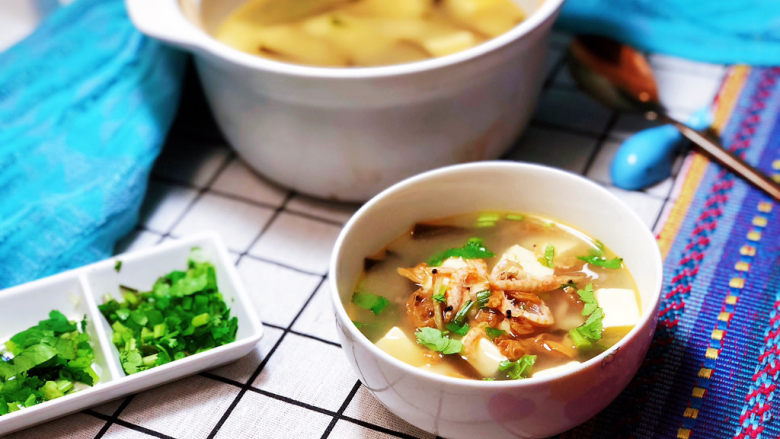 花蛤豆腐汤➕浅红淡白间深黄,成品