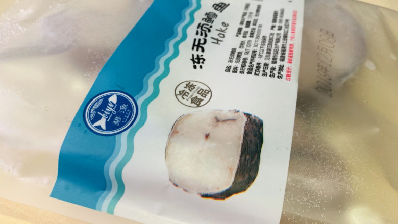 鳕鱼炖豆腐,鳕鱼一袋备用；