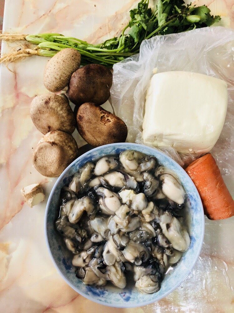 牡蛎豆腐汤,准备所有材料