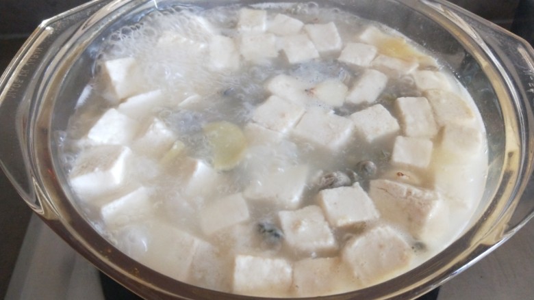 牡蛎豆腐汤,豆腐煮泡泡的最好。