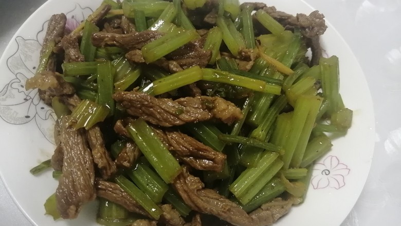 牛肉丝炒芹菜,成品3