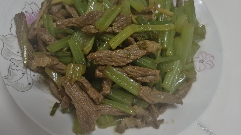 牛肉丝炒芹菜,成品2