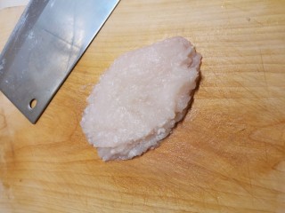 鳕鱼饼,剁成鱼肉泥