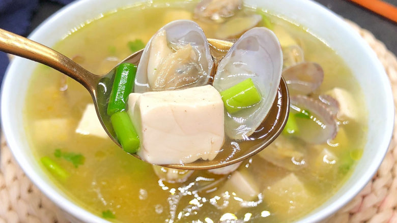 花蛤豆腐汤,一道鲜美的豆腐汤就做好了
