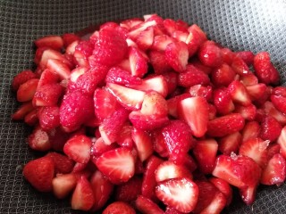 草莓酱,草莓入锅