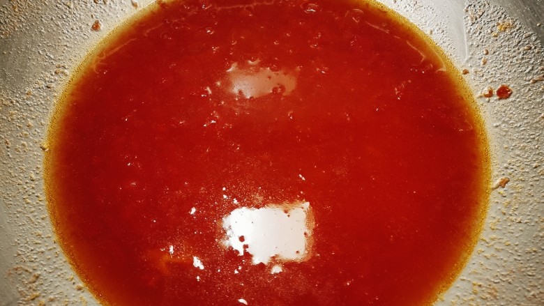 番茄黑鱼片,放入一碗清水