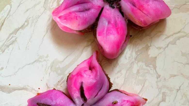 桃花糕春天里的味道,把每一片花瓣捏一起