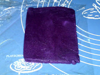 芸豆糕,紫薯泥也擀成同样的长方形