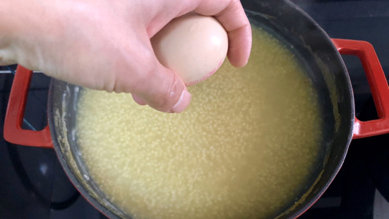 小米海参粥➕稻花麦浪入画来,窝一个鸡蛋，不喜欢可以省略