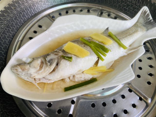 蔥油鱸魚