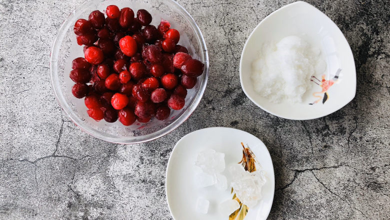 蔓越莓大果粒,先把需要的食材提前称重准备好。