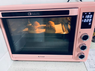 墨西哥咖啡面包,建议长帝CRDF32WBL烤箱上下火170度，烤20分钟。我用180度烤出来的包底部有点火大。