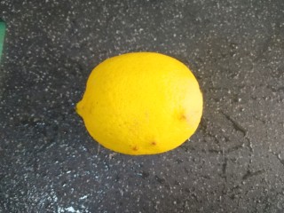 柠檬鸡爪,一个柠檬