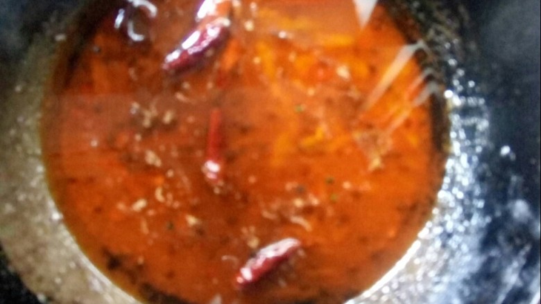 红烧泥鳅,掺入高汤。