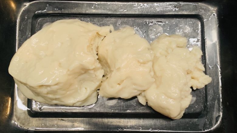 麻薯欧包(保证Q糯),冷水上锅蒸25分钟。