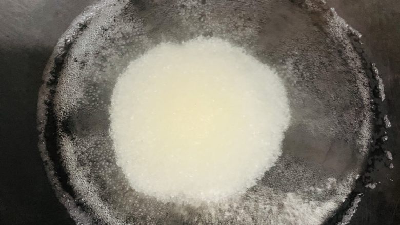 麻薯欧包(保证Q糯),水开后加入白糖。