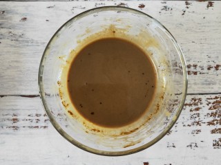 咖啡豆饼干,搅匀成咖啡液备用