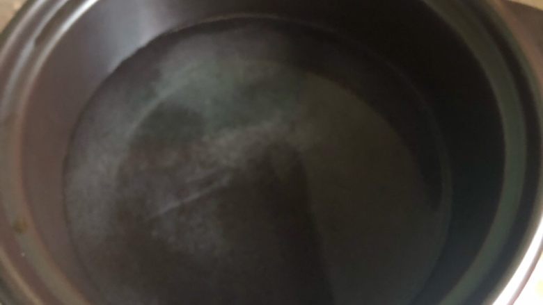 牛肝菌炖鸡,砂锅烧热水